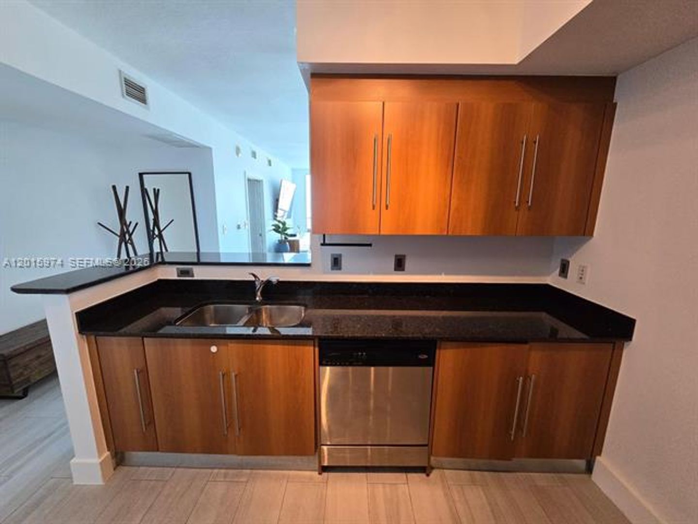 2 beds, 2 baths, 1,227 sqft, $4,400, Unit 325 S Biscayne Blvd # 3719