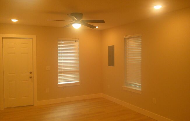 Fully Remodeled 2 Bed 1 Bath House