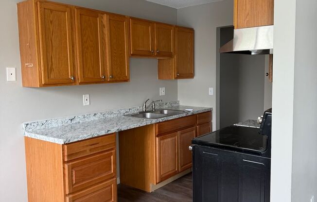 2 beds, 1 bath, $1,200, Unit 1053306