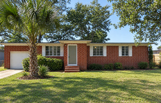 Spacious 3-Bedroom Home in Arlington!