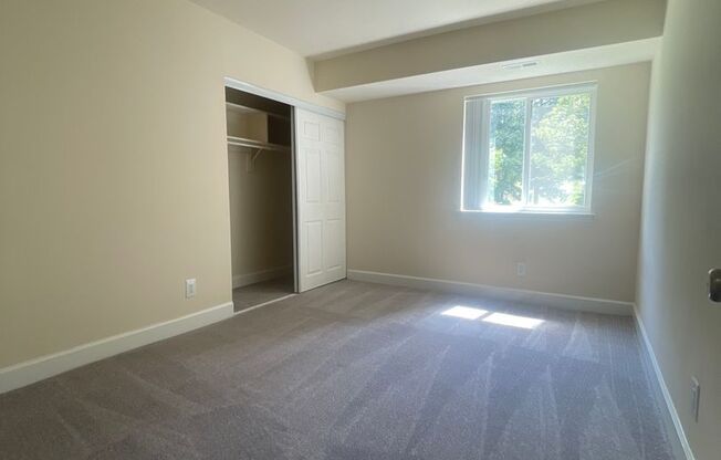2 beds, 2 baths, 1,000 sqft, $1,975, Unit 14225 #102