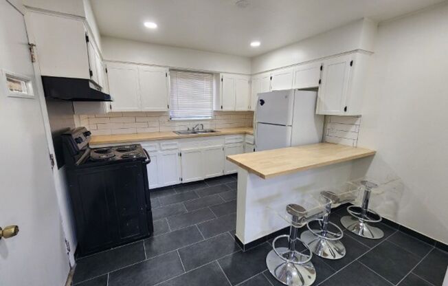 Welcome Home to 1715 Martin Luther King - *Move in Special - $0 Deposit option* - Please read the full description*