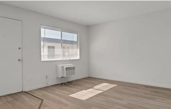 Courtyard Apartments