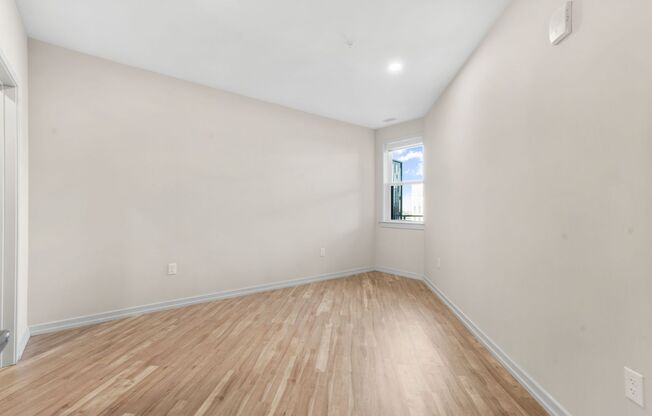 1 bed, 1 bath, 614 sqft, $2,160, Unit 322