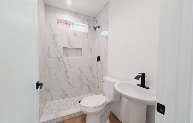 11818 S MAIN LLC