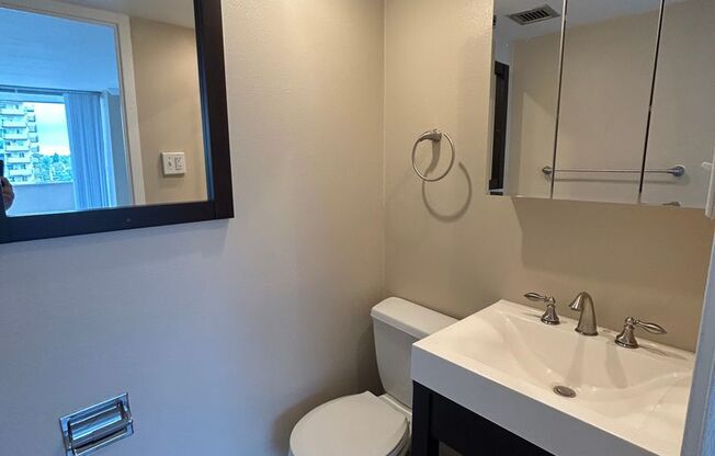 2 beds, 1.5 baths, 750 sqft, $1,795, Unit 802