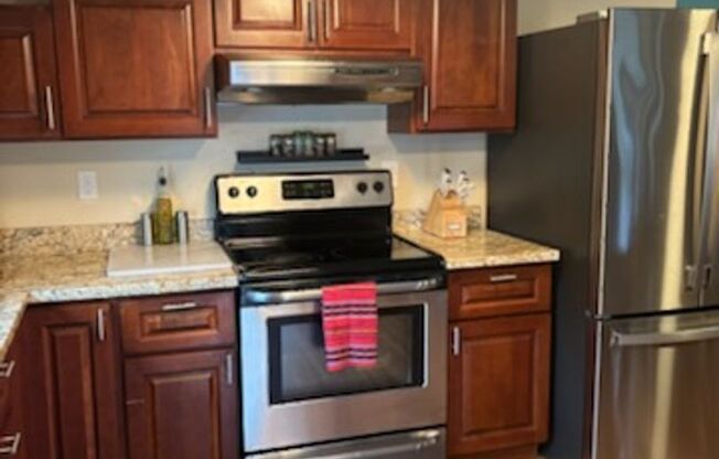 2 beds, 1 bath, $2,200