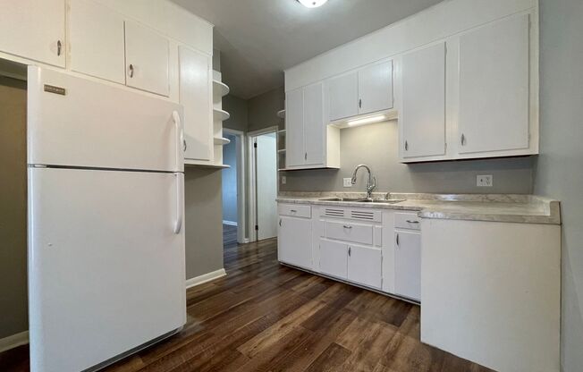2 beds, 1 bath, 1,000 sqft, $1,000, Unit Unit # 3