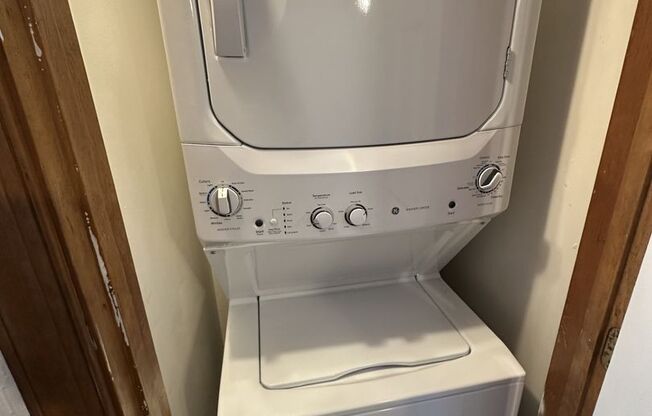 1 Bedroom 1 Bathroom Condo!