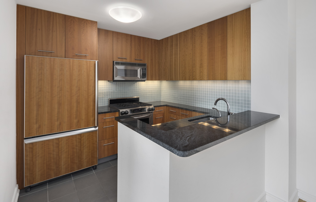 11 E 29 ST