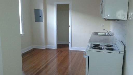 1 bed, 1 bath, 375 sqft, $1,095, Unit 2i