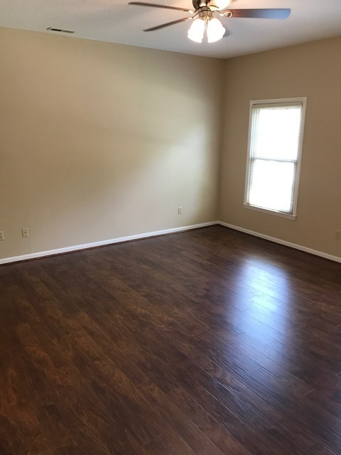 3 beds, 3 baths, 1,800 sqft, $1,045