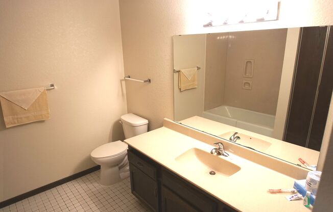 1 bed, 1 bath, 780 sqft, $1,267, Unit 212