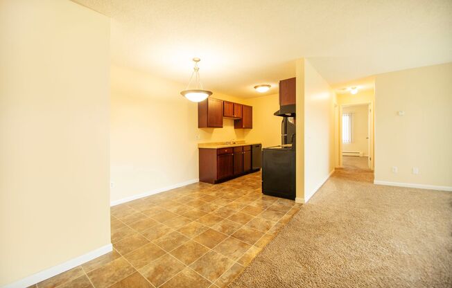 2 beds, 1 bath, 756 sqft, $1,325, Unit 824-203