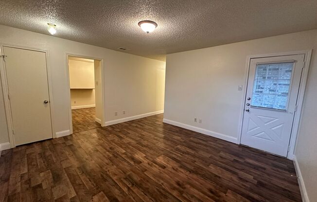5413 - 5415 Brookhollow Drive