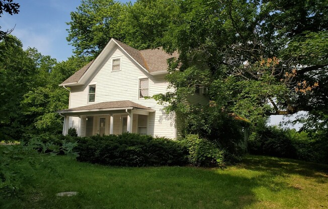 Older country home south of Columbia off Old Plank Road, lease through 6/30/25 only, near Coopers Landing and Missouri River