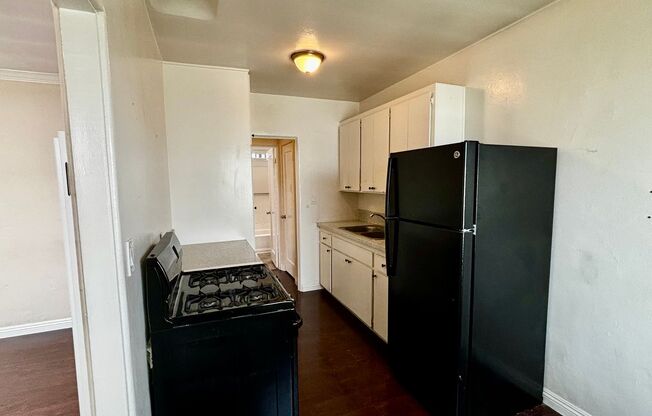 Bright and Spacious 1 Bed/1 Bath Pacific Beach/North Crown Point