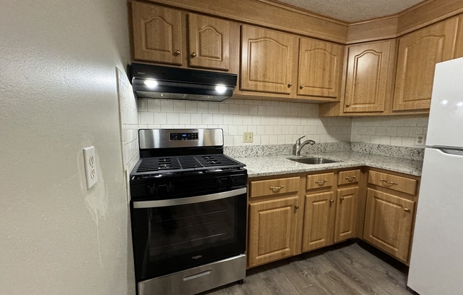 2 beds, 1 bath, 650 sqft, $2,500, Unit 17