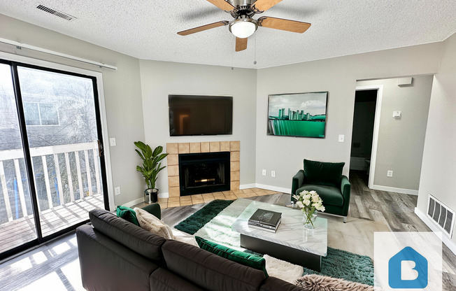 1042 MAZATLAN CIR