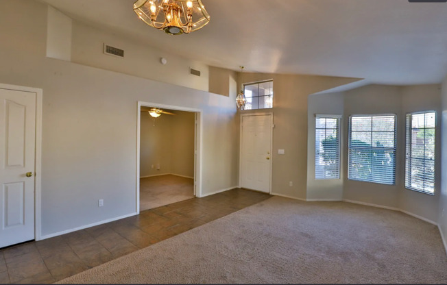 Spacious 4-Bedroom Home in North Phoenix