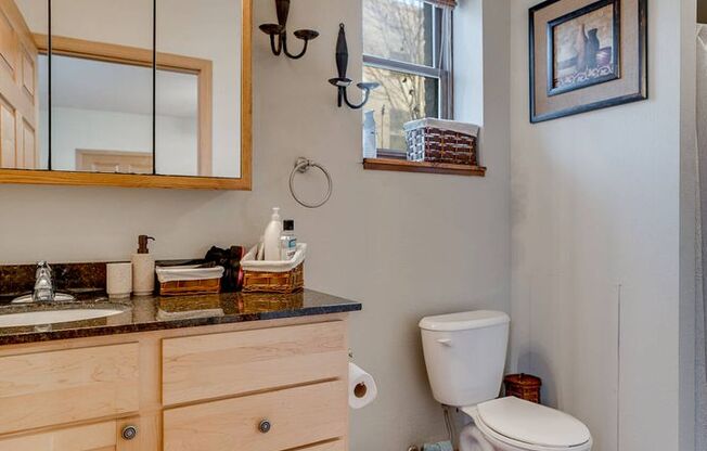 1 bed, 1 bath, 750 sqft, $1,050, Unit B2