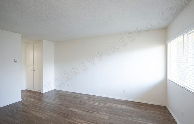 1BR with 2 Parking Spaces Just 1 Block from Sail Bay