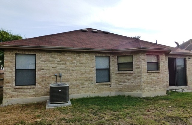 3 beds, 2 baths, $1,750