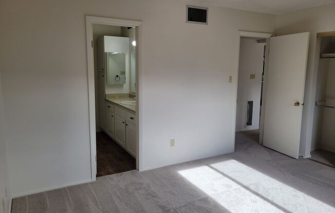 2 beds, 2 baths, $1,550, Unit # #C