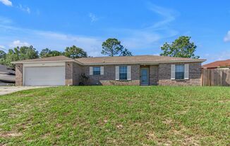 3 Bedroom in CRESTVIEW!!