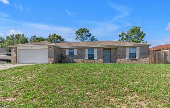 3 Bedroom in CRESTVIEW!!