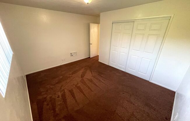 2 beds, 1 bath, $2,250, Unit 711 E. Pleasant Street #B5