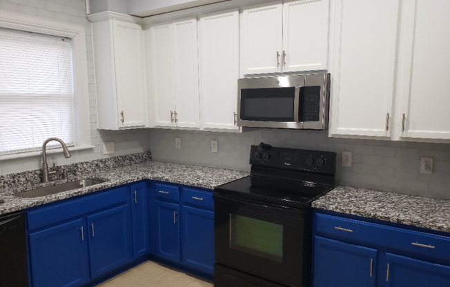 1205 N 28 ST