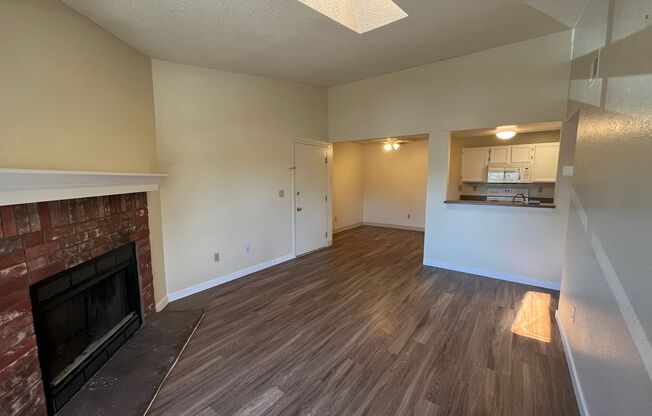 2 beds, 2 baths, $1,650, Unit 202