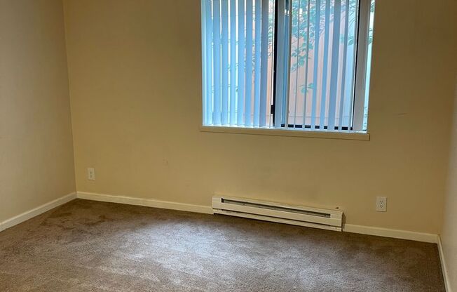 2 beds, 1 bath, 720 sqft, $1,850, Unit 222