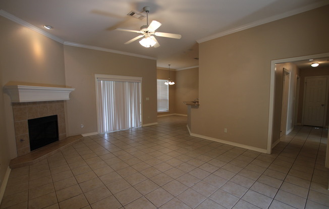 Stunning 3 Bedroom in Vineyard Estates! Available Now!