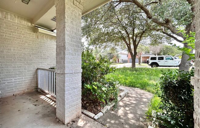 Lovely & Spacious 3/BR 2.5/BA Home in Round Rock!