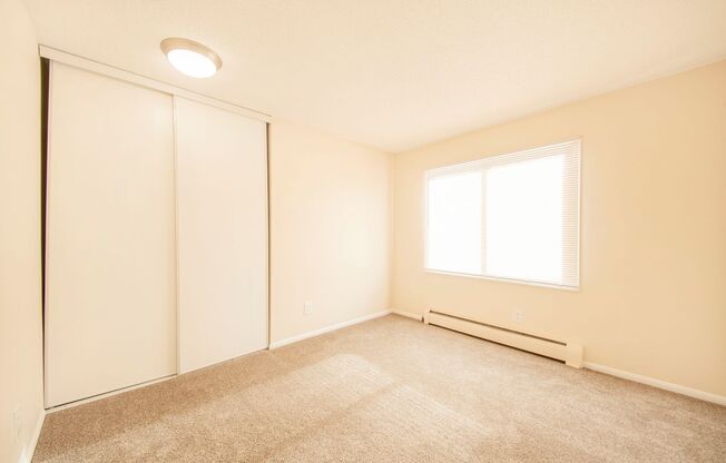 2 beds, 1 bath, 756 sqft, $1,325, Unit 824-203