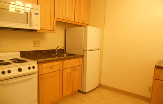 Large studio with a fenced in patio, 944 Kiely Blvd. #F, Santa Clara, CA 95051