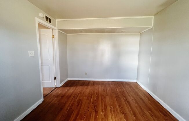 3 beds, 1 bath, $1,250