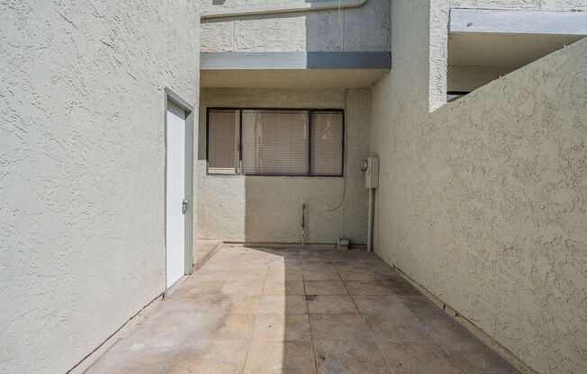 3 beds, 2.5 baths, $2,250