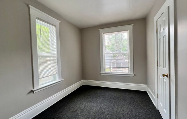 860 Tenth NW