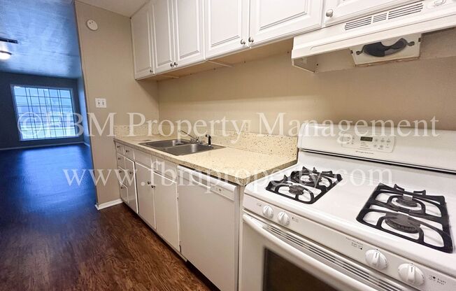 2 beds, 1.5 baths, 840 sqft, $1,025, Unit A