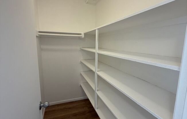 1621 North Harvard Boulevard