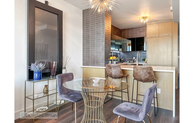 2 beds, 1 bath, 940 sqft, $6,500, Unit 11K