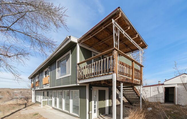 Large 4 bed 4 bath Home in Golden!