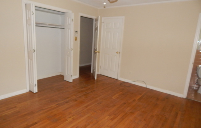 3 beds, 2 baths, $2,000