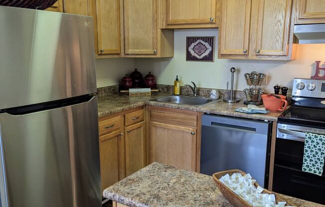 2 beds, 1 bath, 1,200 sqft, $1,710, Unit 00 - 500302
