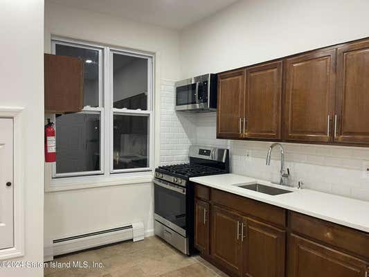 2 beds, 1 bath, 3,000 sqft, $2,700