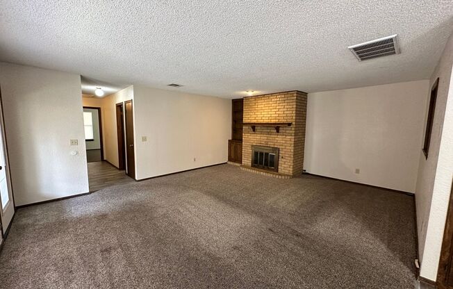 For Rent: Spacious 3 Bed, 2 Bath Duplex in Bethany!
