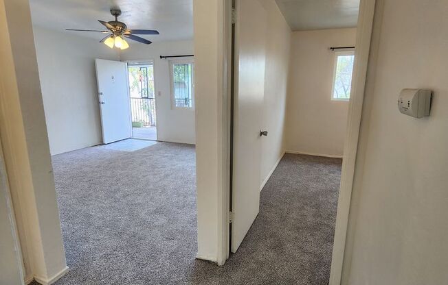 2 beds, 1 bath, 752 sqft, $2,090, Unit 4423 1/2